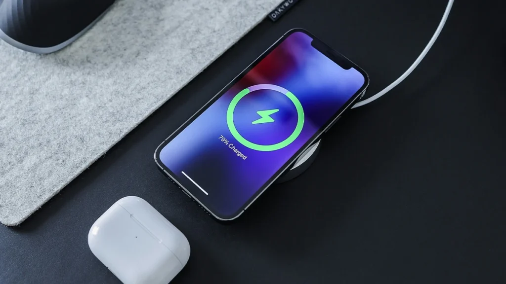 iPhoneのバッテリー設定に表示される低速充電または充電保留の情報
