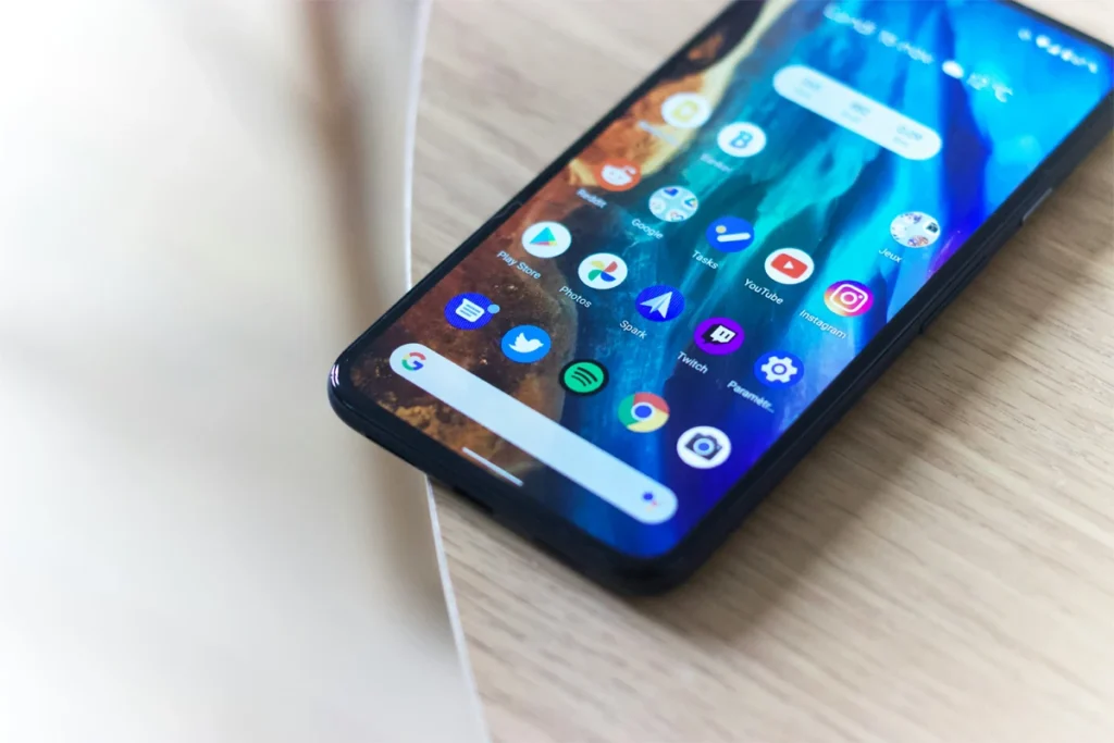 発熱の原因をバッテリー設定から確認するAndroidスマートフォン